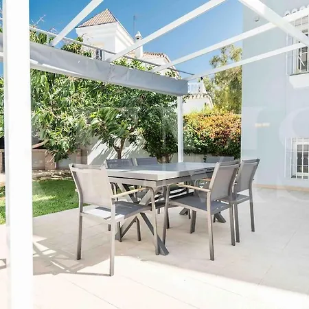 Holiday home Full House With Pool, Bbq And Garden By Rems *